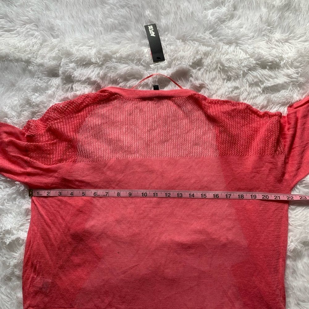 sweater - Picture 7 of 8